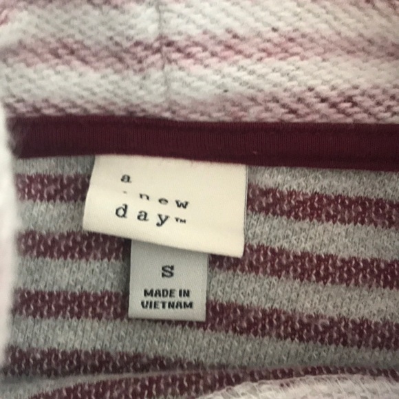 Women’s Size Small A New Day Turtleneck Sweater - Picture 5 of 8